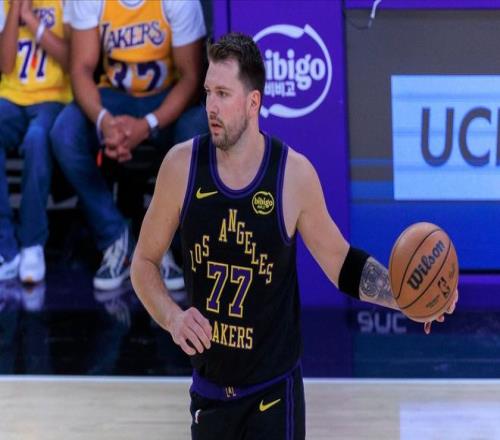 穆迪内线强,巴特勒远投,三分空心入,乐鱼体育官网,APP下载,注册领彩金,官方网站,网站入口