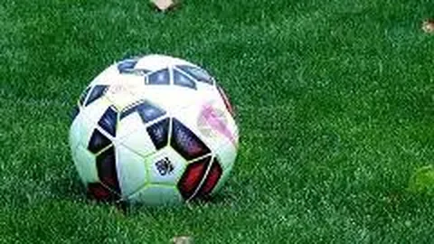 《女足换帅风波引众怒，教练委员会力挺大刀阔斧改革》