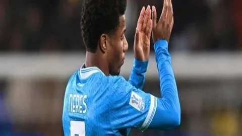 姆巴佩惊叹蜡像逼真：宛如真人再现